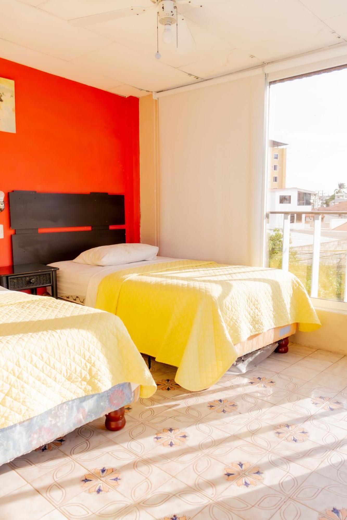 Hostal Antares Manta Exteriér fotografie