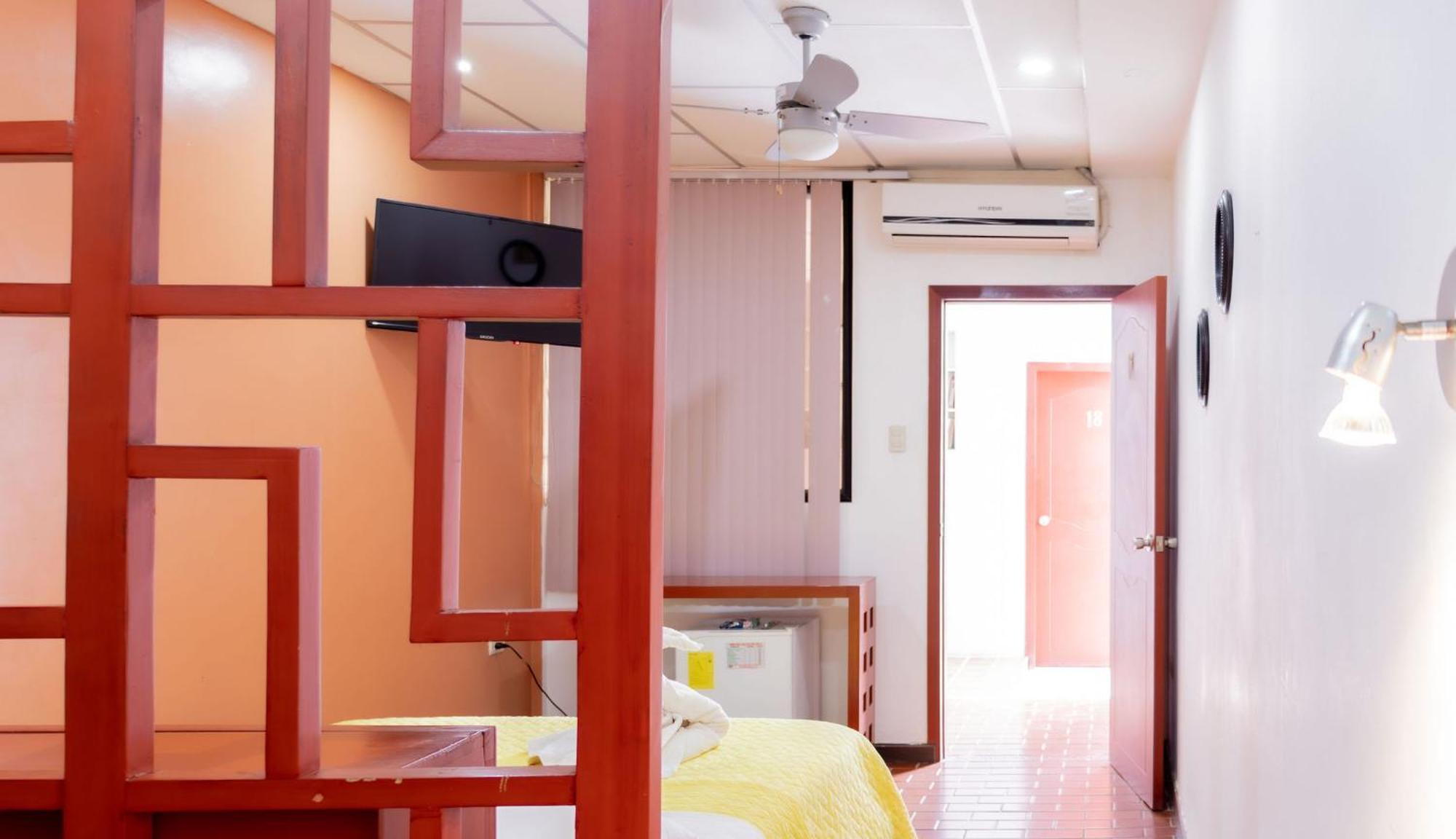 Hostal Antares Manta Exteriér fotografie