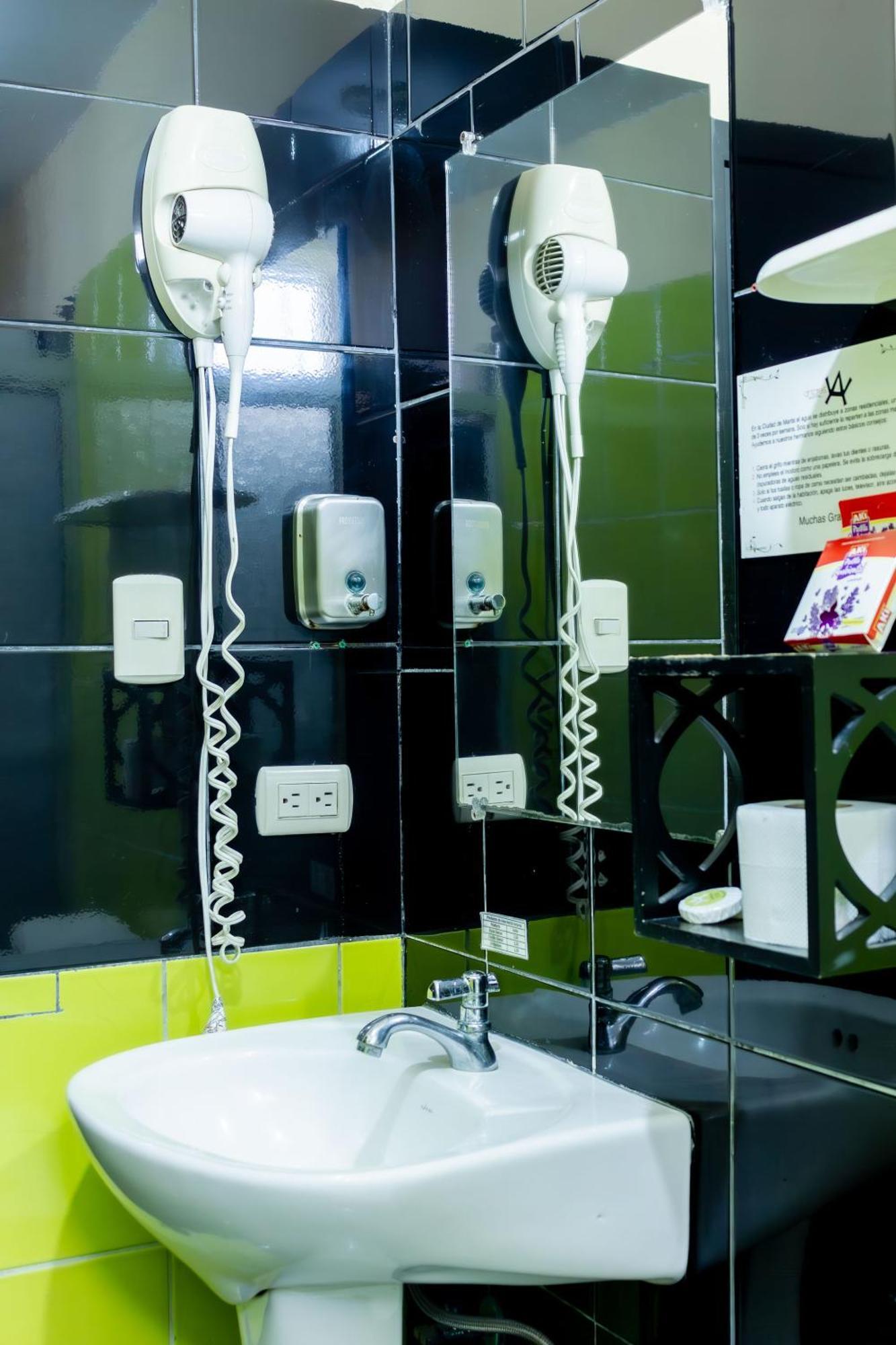 Hostal Antares Manta Exteriér fotografie