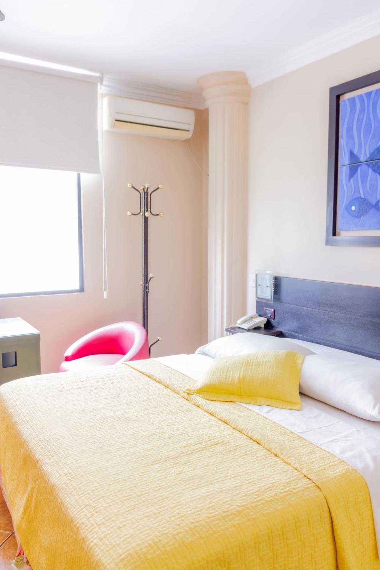 Hostal Antares Manta Exteriér fotografie