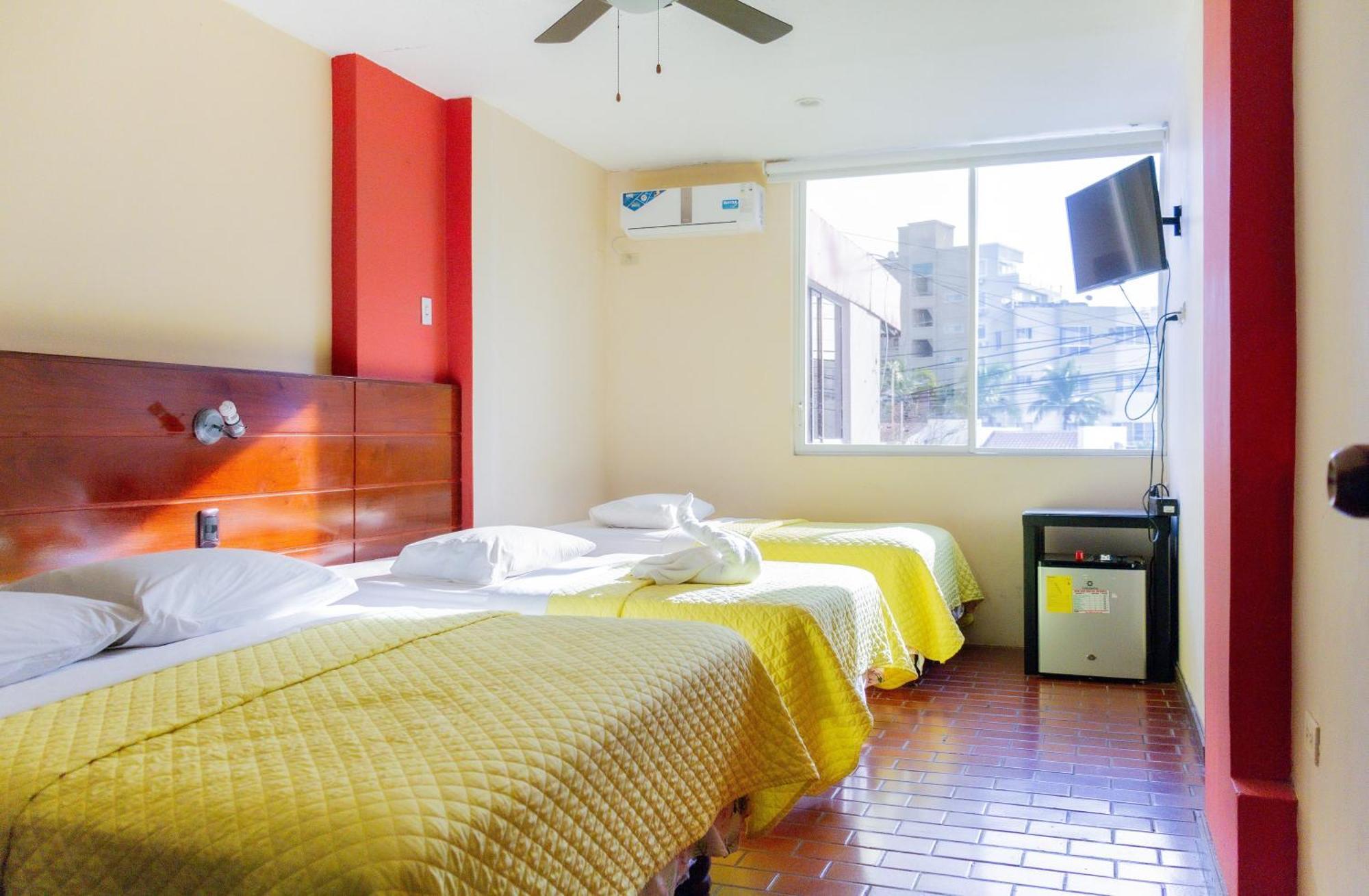 Hostal Antares Manta Exteriér fotografie